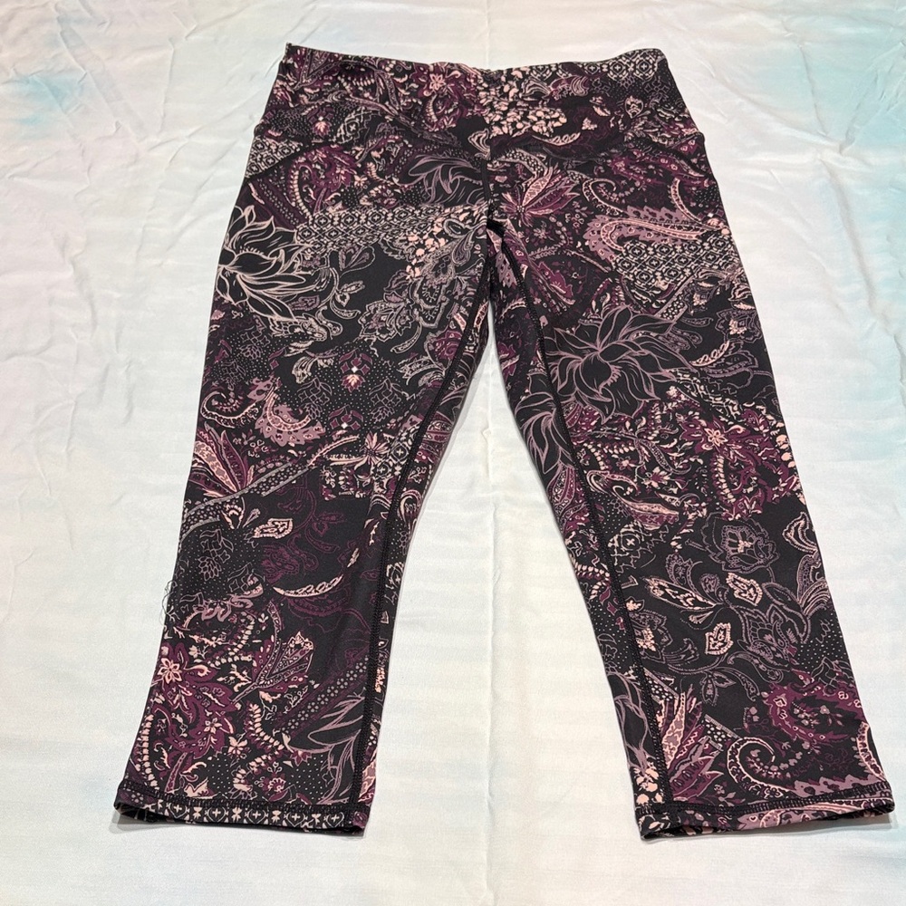 GAIAM Women's Leggings with Pink and Black Paisley Pattern